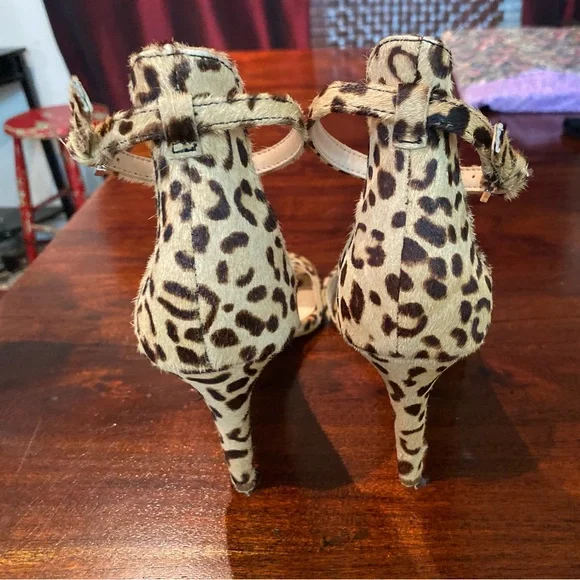 Vince Camuto strapped high heals - Picture 2 of 9